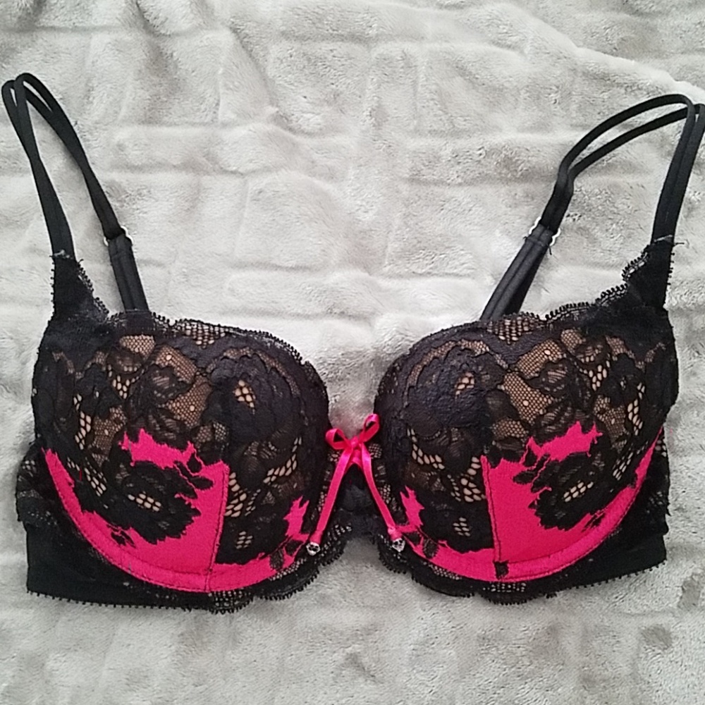 Victorias Secret 32C bra